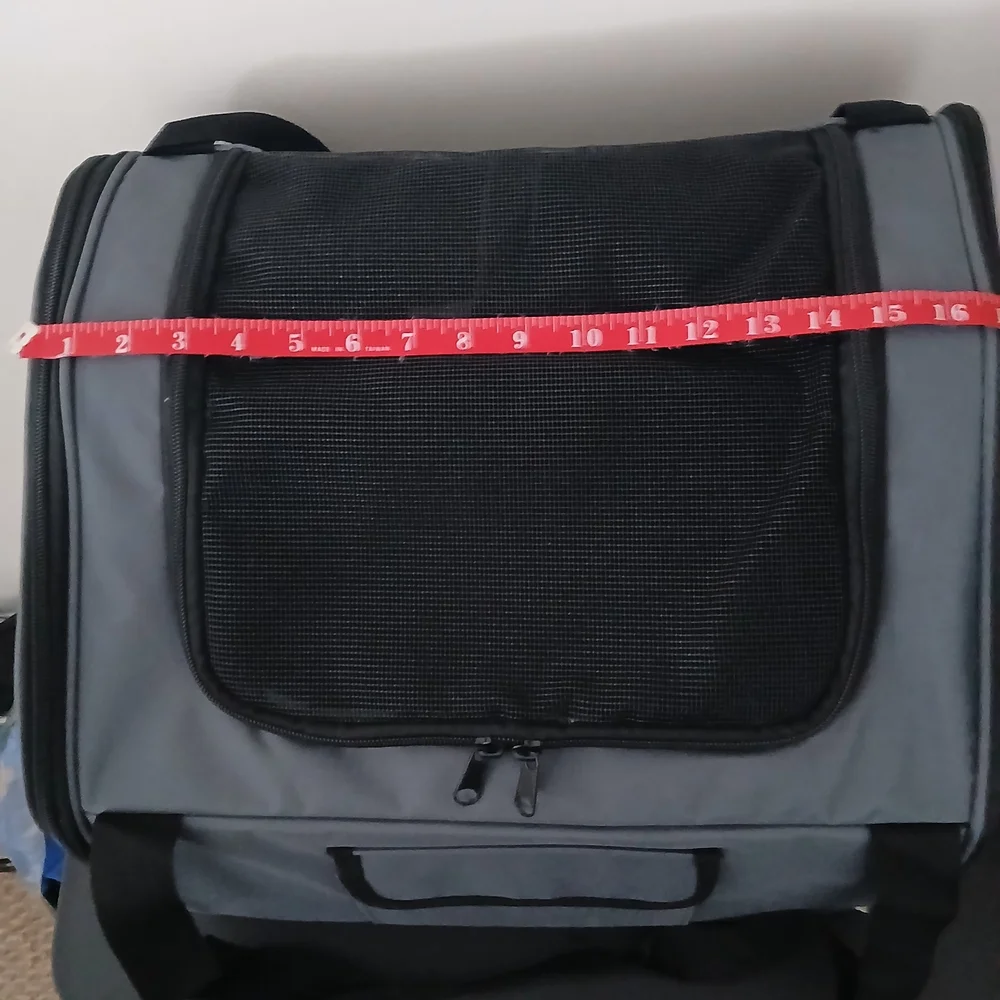 Iconic 2in1 Pet Carrier/Holder. *NEW* Grey With Straps And Travel Bag